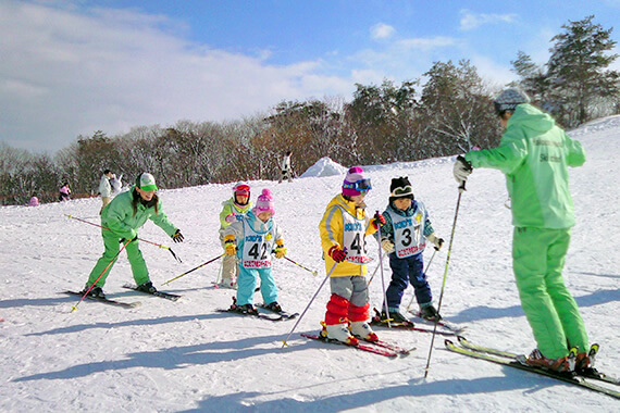 レンタル スクール 滋賀県の琵琶湖が一望できるスキー場 びわこ箱館山